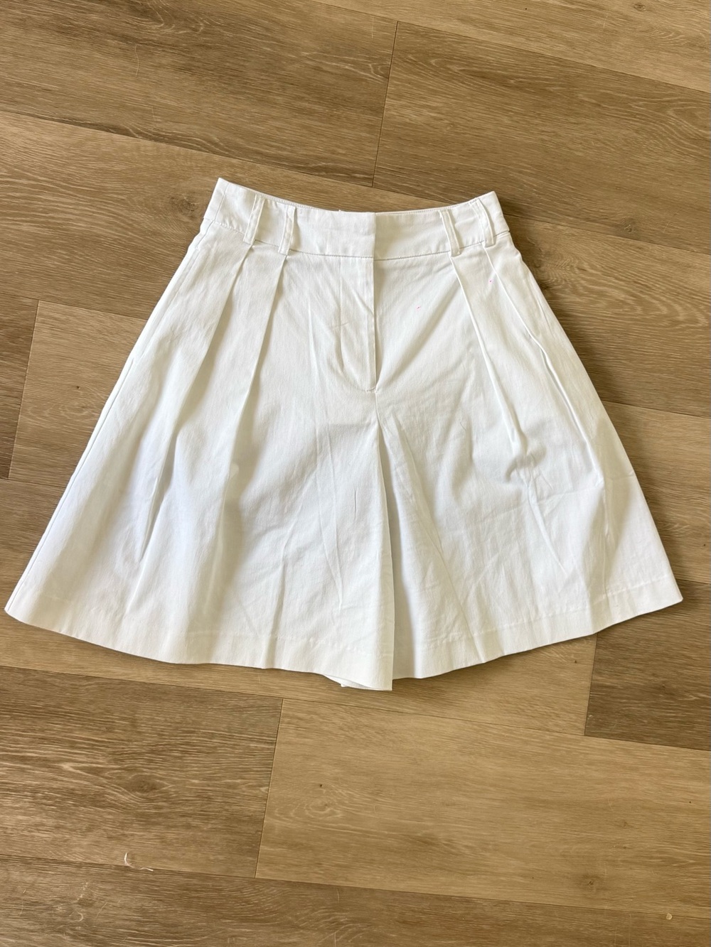 Topshop White Pleated Bermuda Shorts